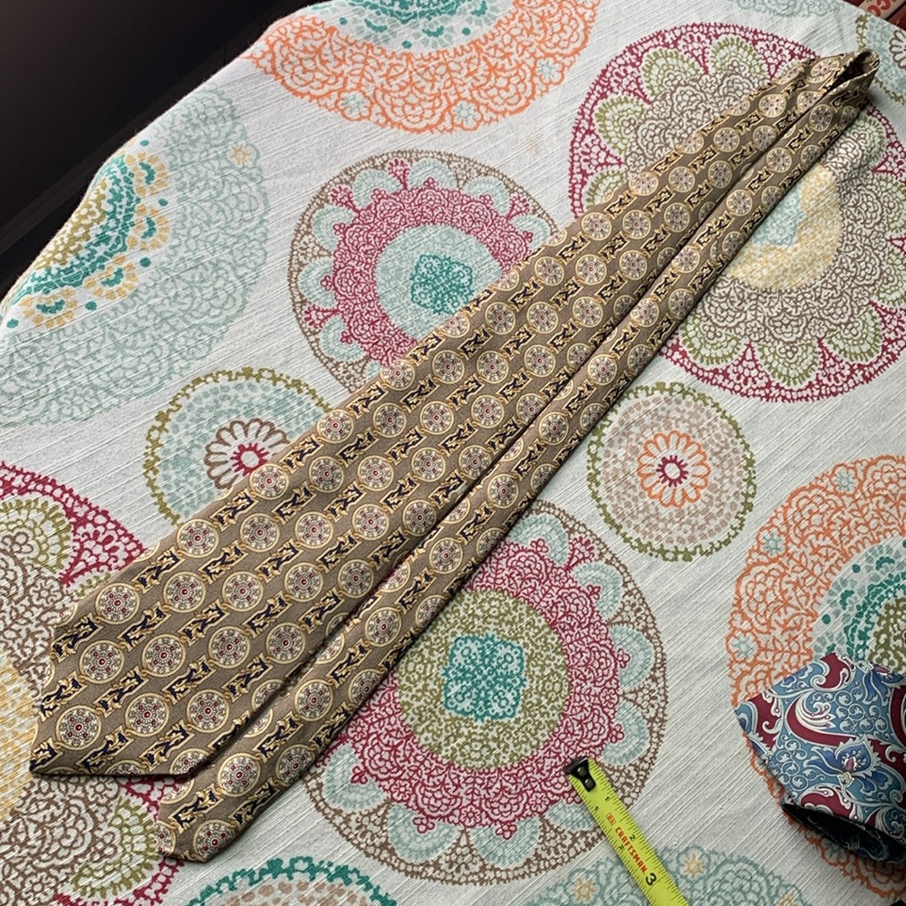 Metropolitan Museum of Art Masterworks Collection Patterned Men's Silk Tie - Picture 5 of 7